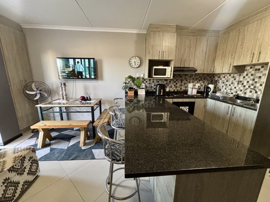 To Let 2 Bedroom Property for Rent in Buh Rein Estate Western Cape